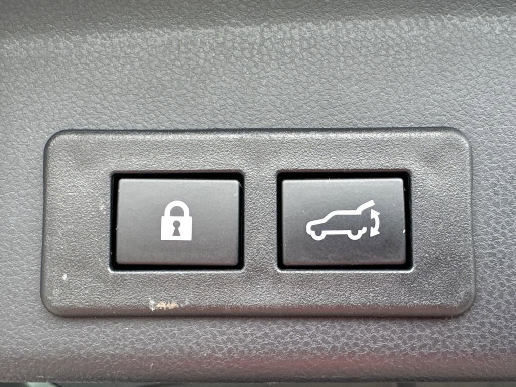 2021 Subaru Ascent Touring photo 16