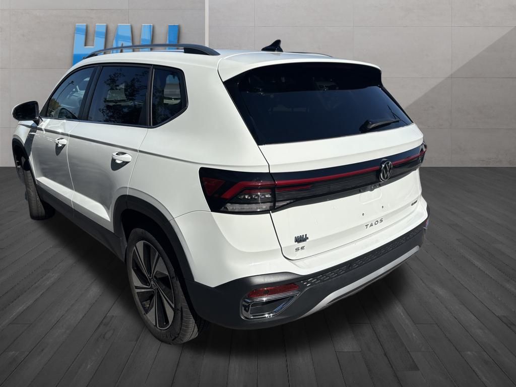 2025 Volkswagen Taos SE photo 7