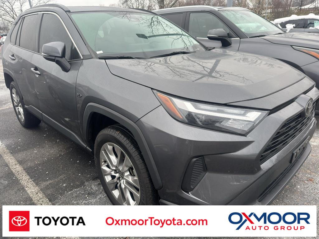 2023 Toyota RAV4 XLE's photo