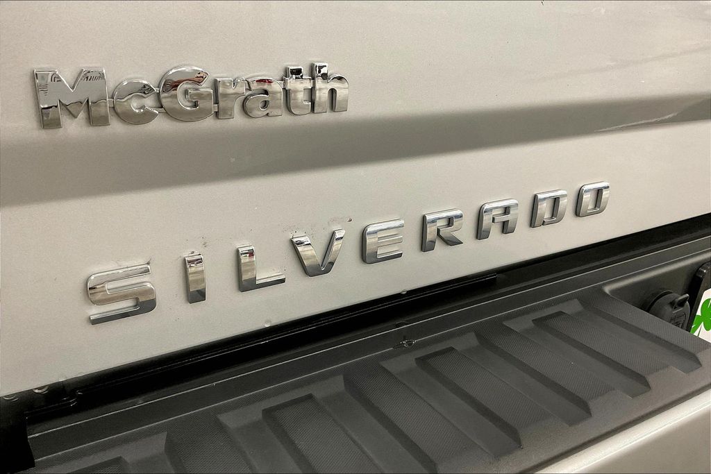 2017 Chevrolet Silverado 1500 Custom photo 9