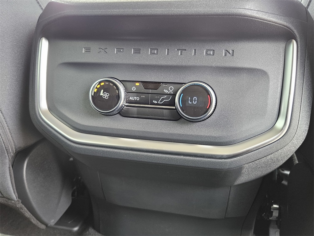 2025 Ford Expedition MAX EL photo 32