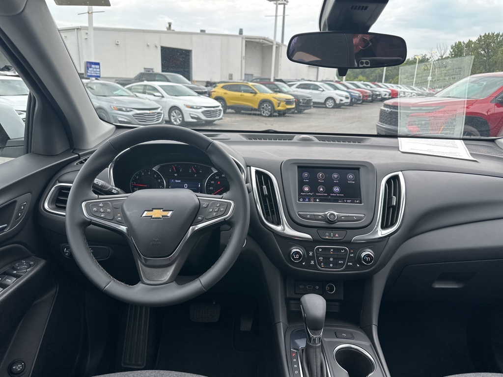 2024 Chevrolet Equinox LT photo 10
