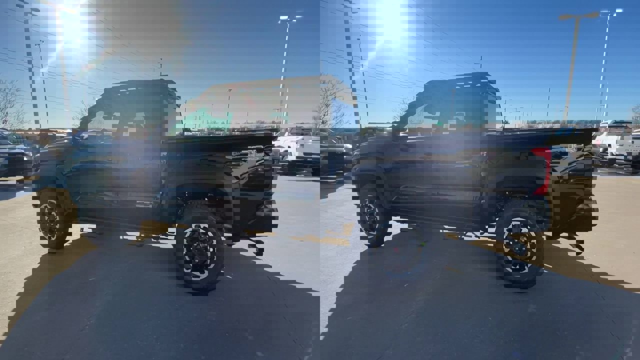 2024 Toyota Tacoma TRD Off-Road photo 6