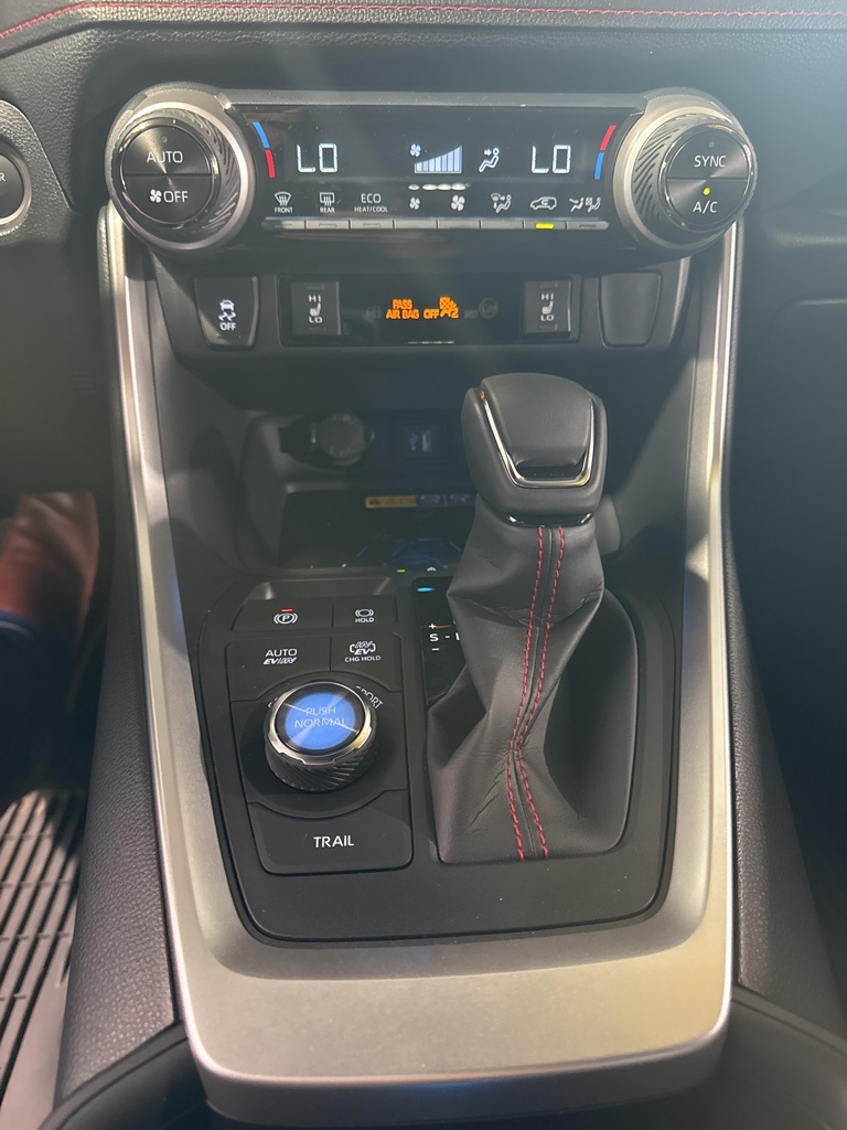 2025 Toyota RAV4 Hybrid XSE photo 38