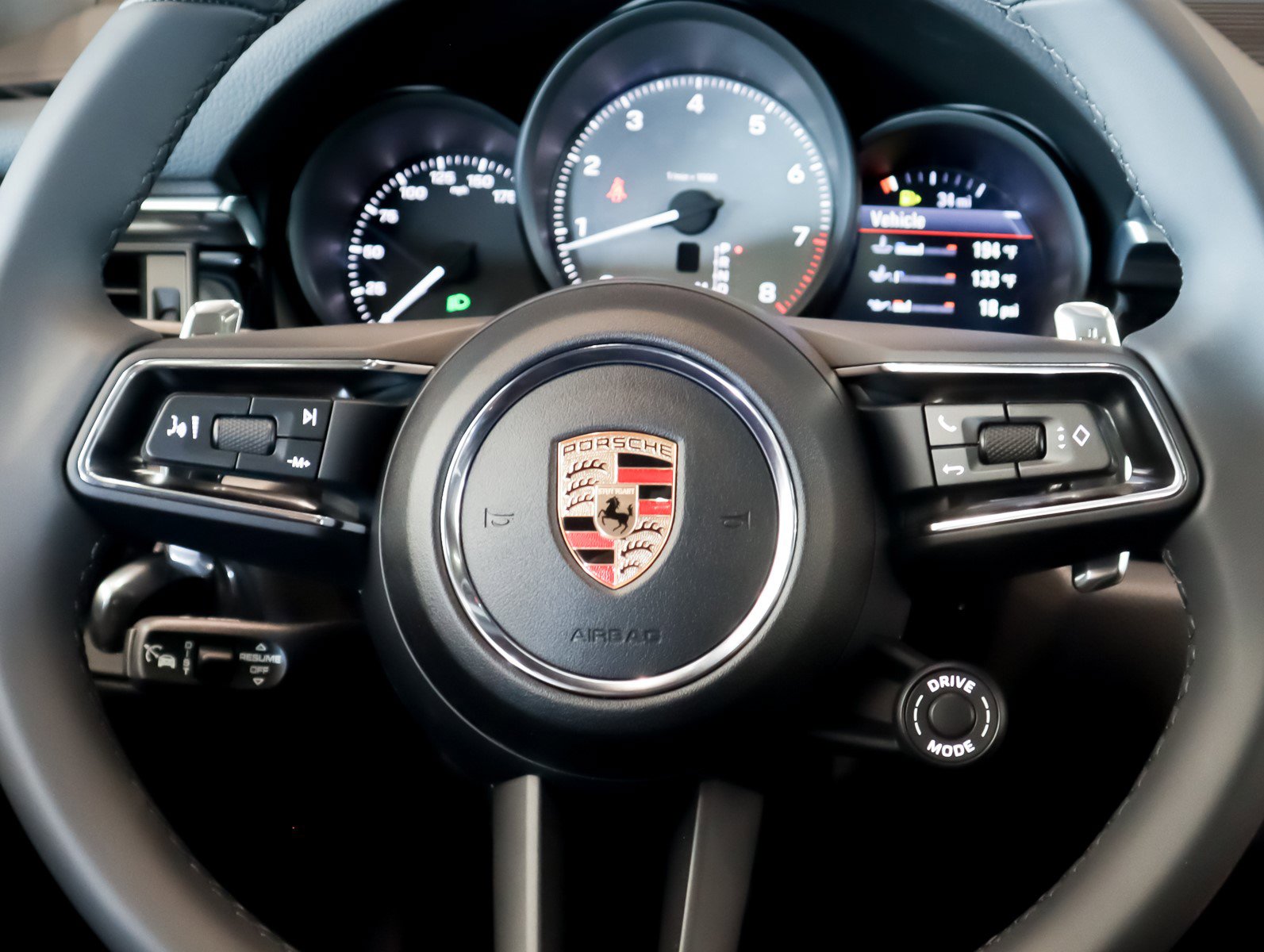 2025 Porsche Macan S photo 15