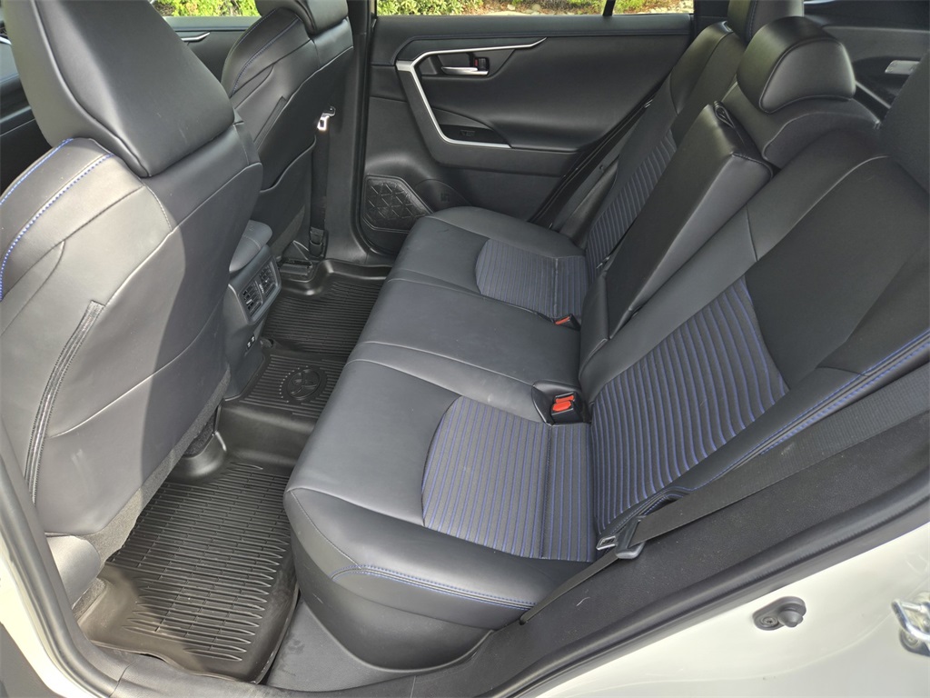 2021 Toyota RAV4 Hybrid XSE photo 13