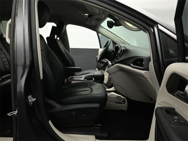 2017 CHRYSLER PACIFICA - Image 27
