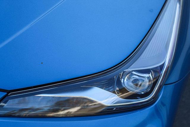 2019 Toyota Prius Limited photo 4
