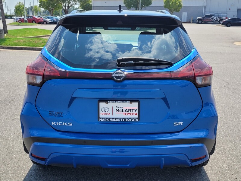 2023 Nissan Kicks SR photo 10