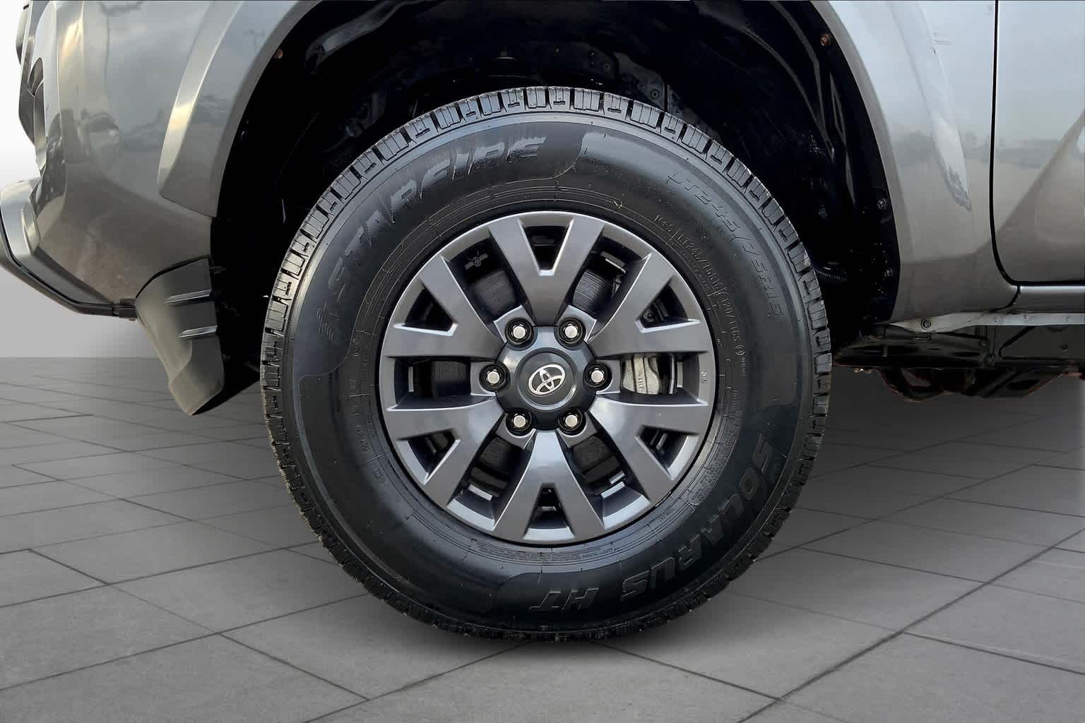 2023 Toyota Tacoma SR5 photo 19