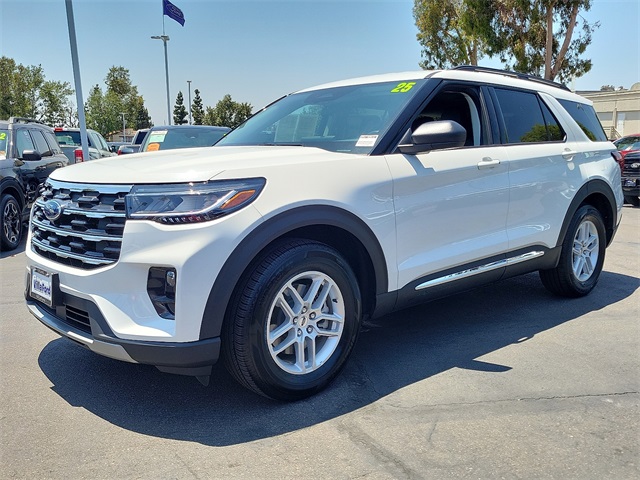 2025 Ford Explorer photo 24