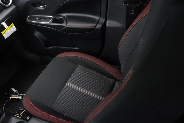 2025 Nissan Versa SR photo 17