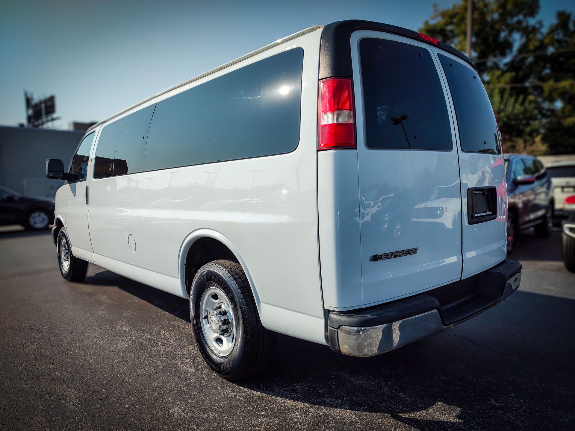 2017 Chevrolet Express 3500 LT photo 12