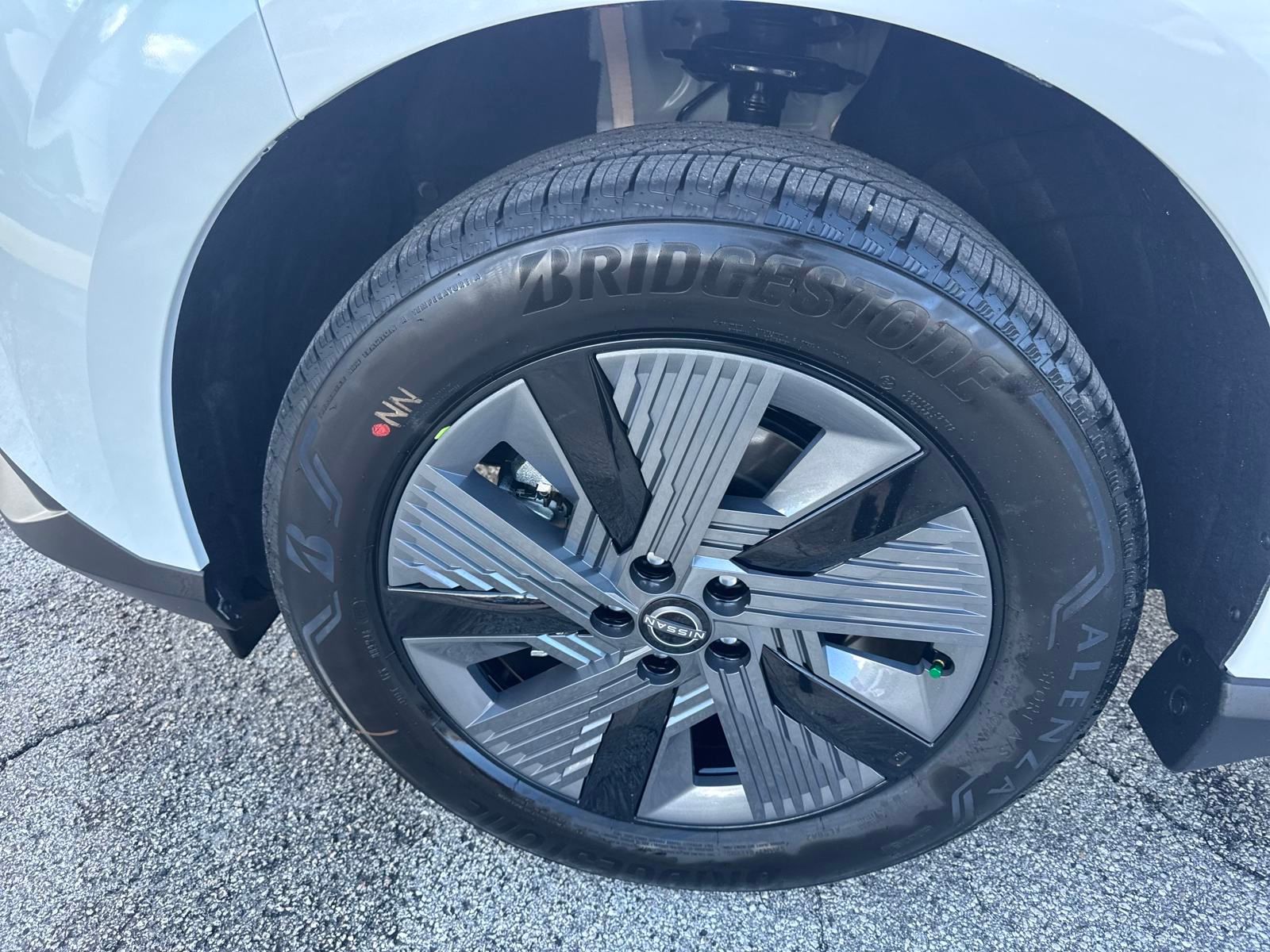 2025 Nissan Murano SL photo 9