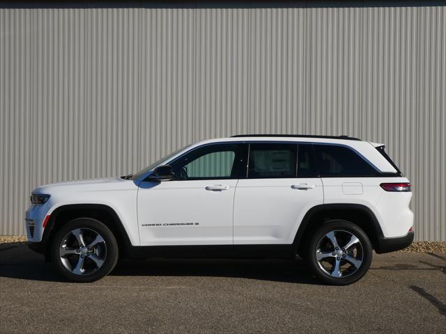 2025 Jeep Grand Cherokee Limited photo 2