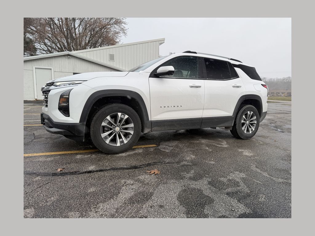 2025 Chevrolet Equinox LT's photo