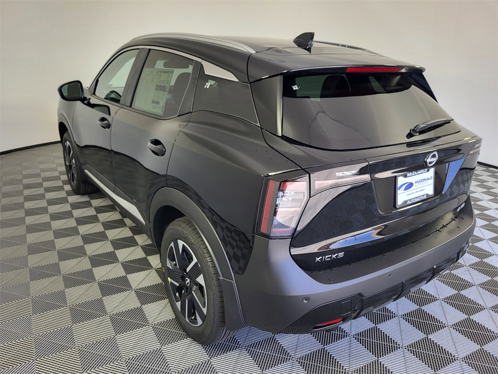 2025 Nissan Kicks SV photo 5