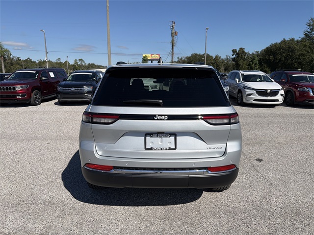 2025 Jeep Grand Cherokee Limited photo 4