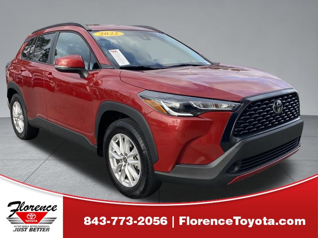 2022 Toyota Corolla Cross LE's photo