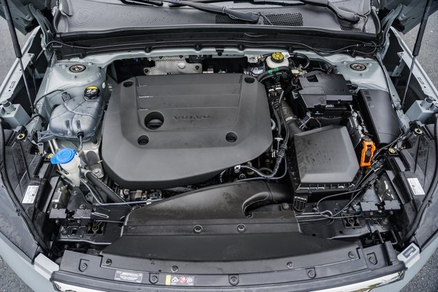 2024 Volvo XC40 Plus photo 15