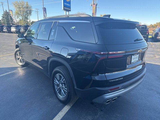2025 Chevrolet Traverse photo 3