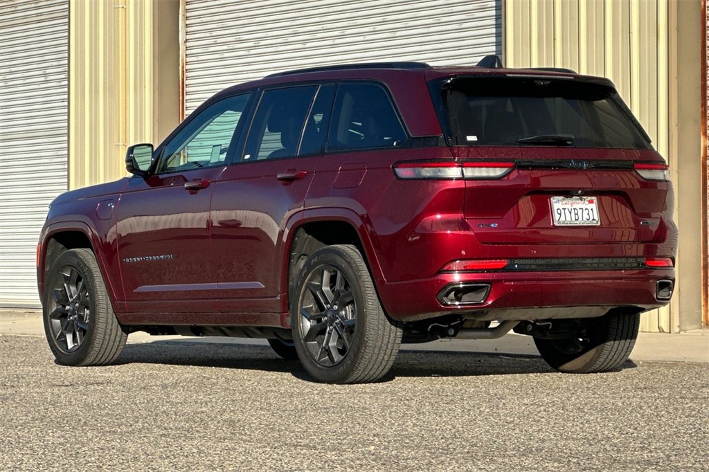2023 Jeep Cherokee 80th Anniversary Edition photo 4