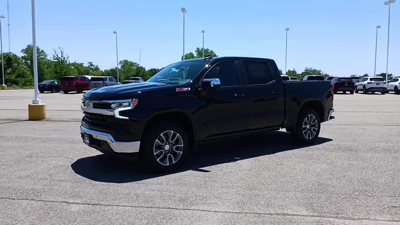2025 Chevrolet Silverado 1500 LT photo 4