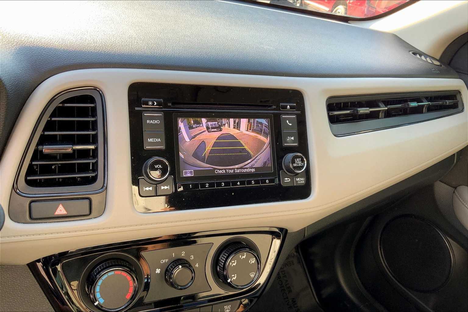 2022 Honda HR-V LX photo 26