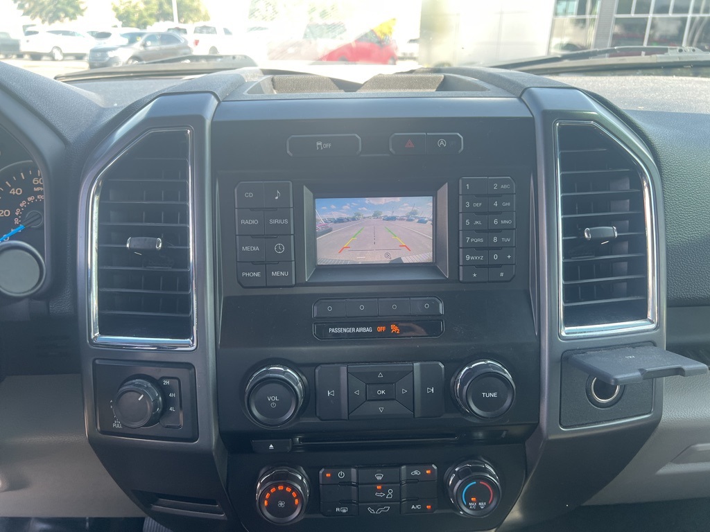 2015 Ford F-150 XLT photo 22