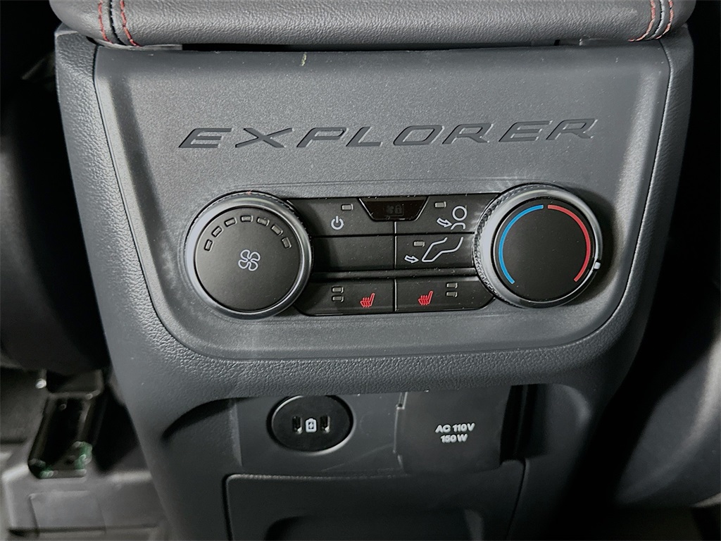 2025 Ford Explorer ST-Line photo 25