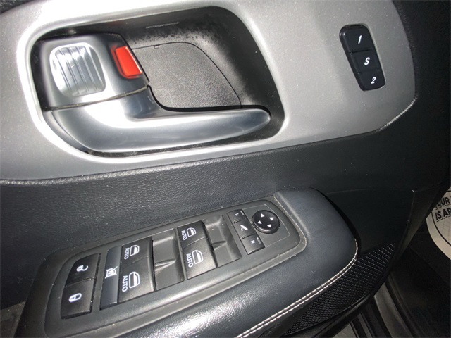 2020 Chrysler Pacifica Limited photo 13