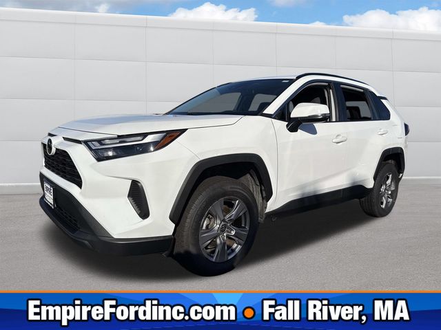 2023 Toyota RAV4 XLE's photo