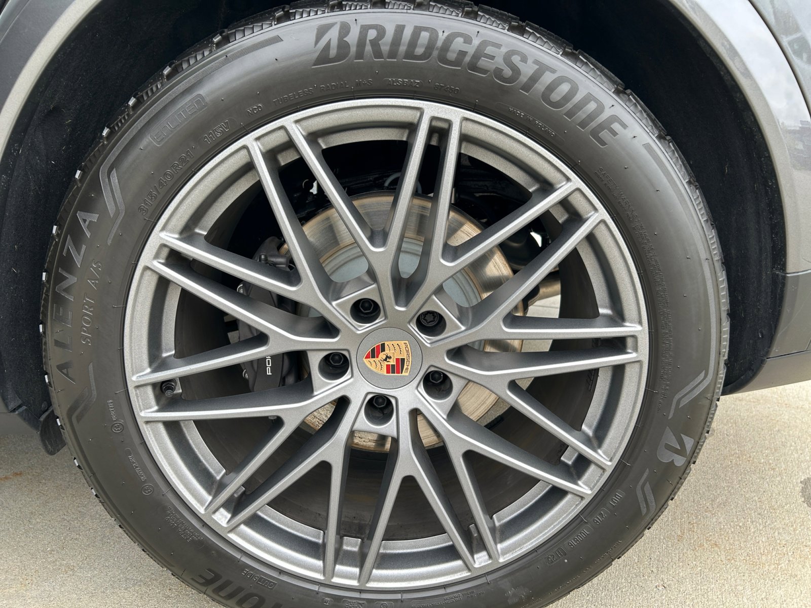 2025 Porsche Cayenne Coupe Base photo 20