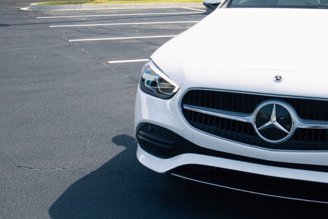 2025 Mercedes Benz C 300 4MATIC photo 4