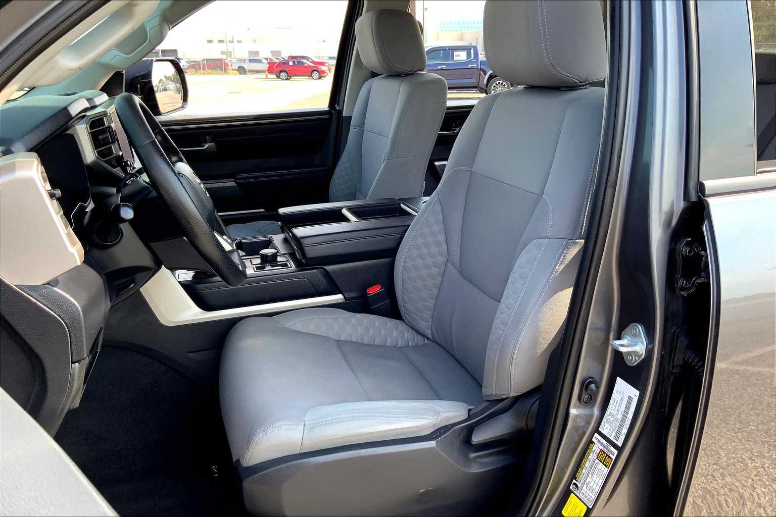 2023 Toyota Tundra SR5 photo 7