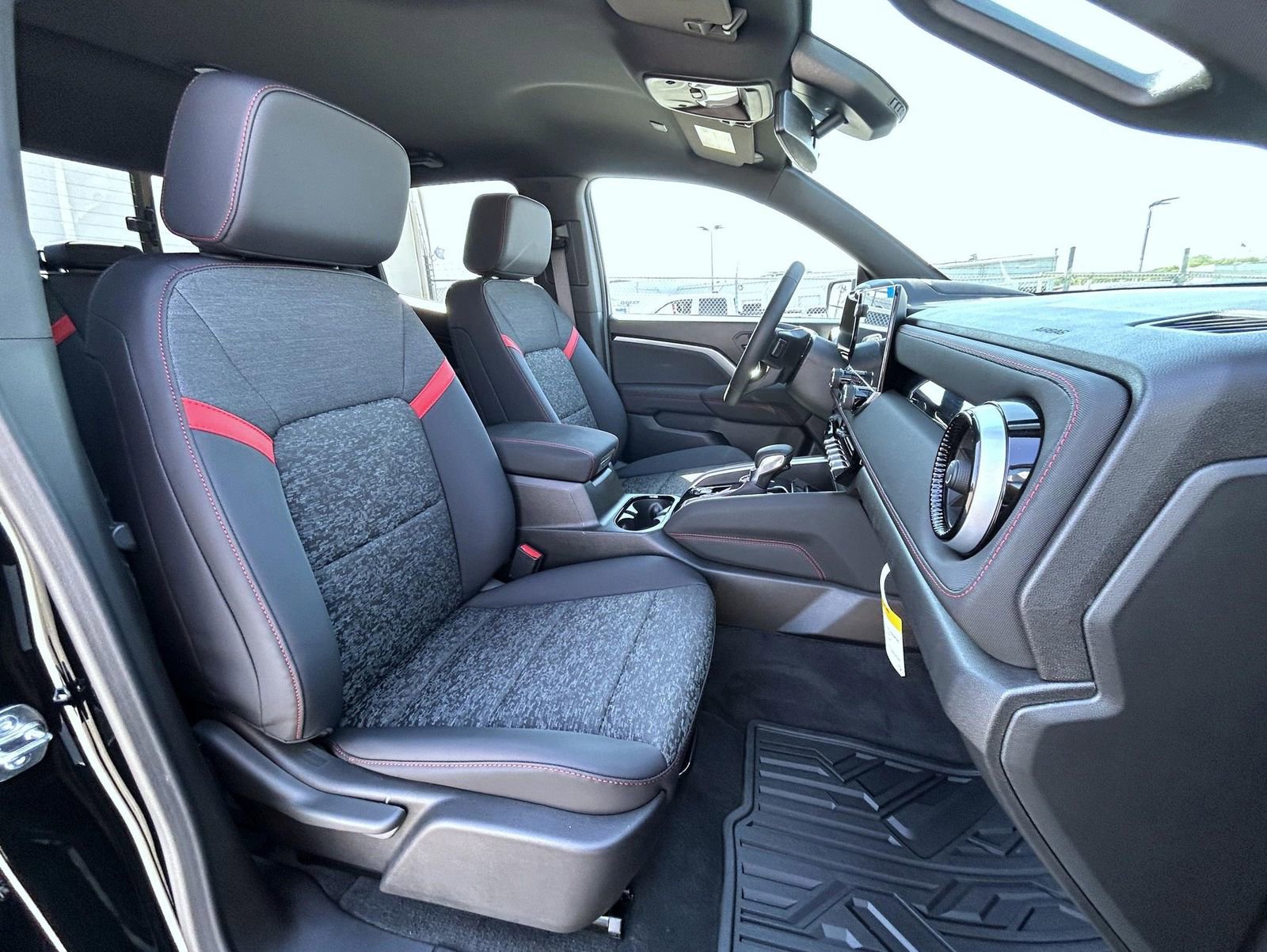 2026 Chevrolet Colorado Z71 photo 16
