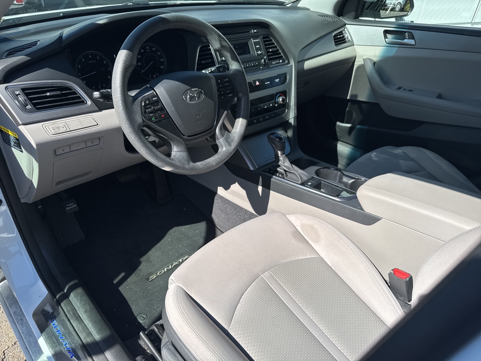 2015 Hyundai Sonata SE photo 31