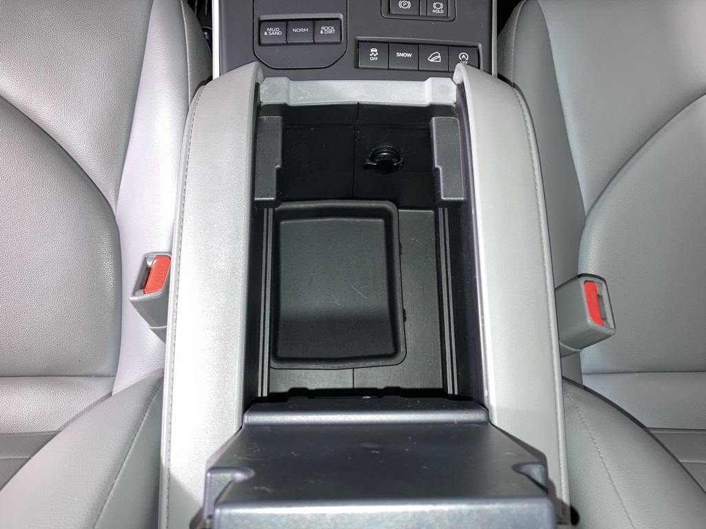 2022 Toyota Highlander XLE photo 3
