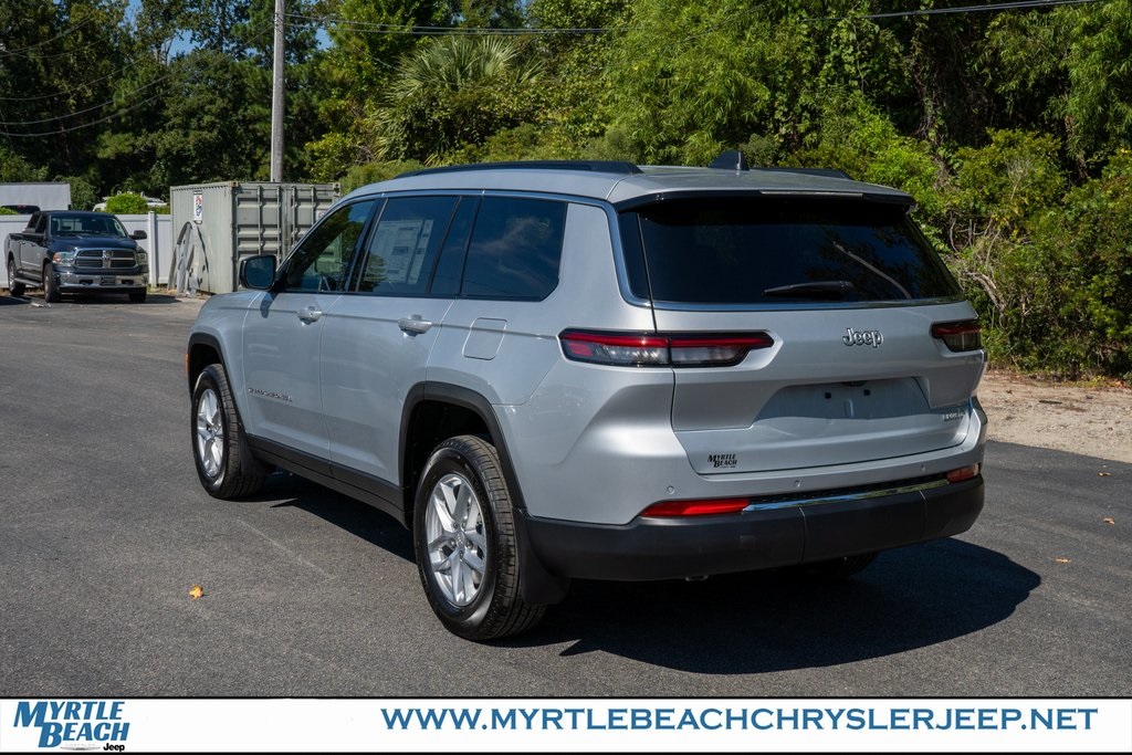 2025 Jeep Grand Cherokee Laredo X photo 2