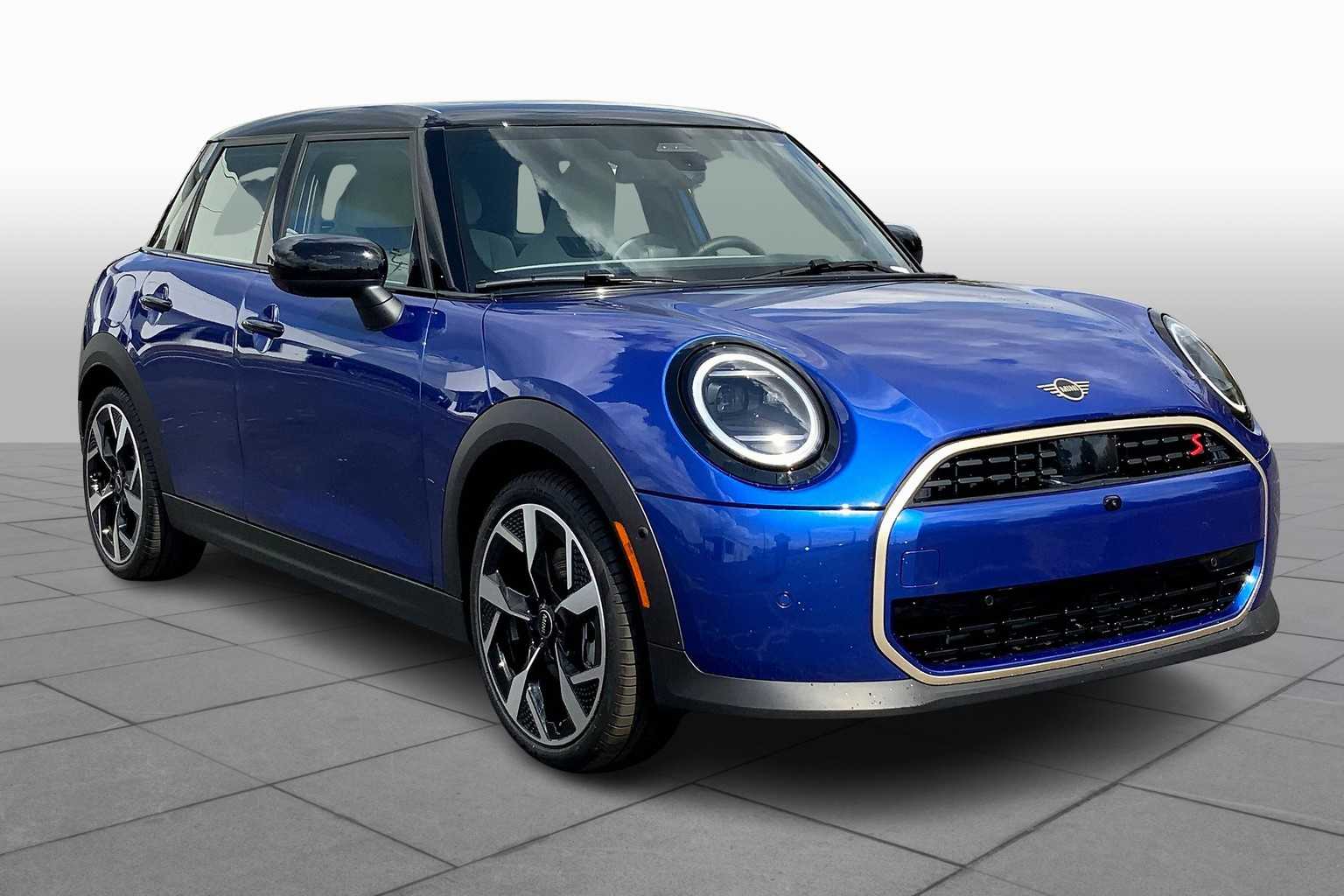 2025 Mini Cooper 4 Door Hardtop S photo 2