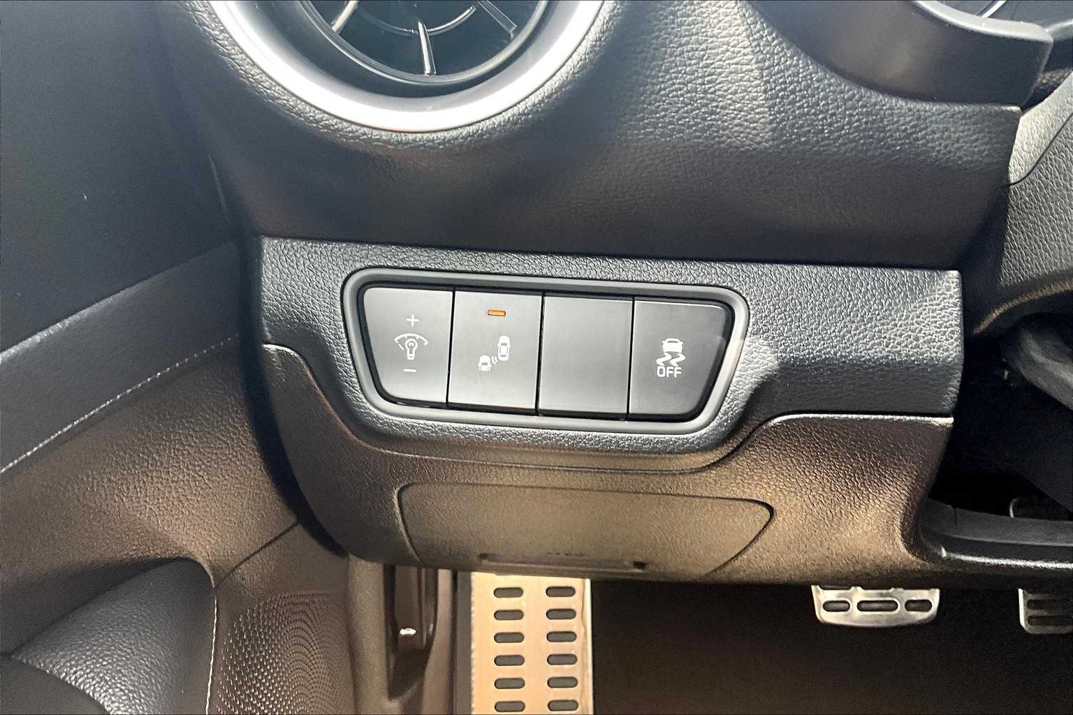 2024 Kia Forte GT-Line photo 35