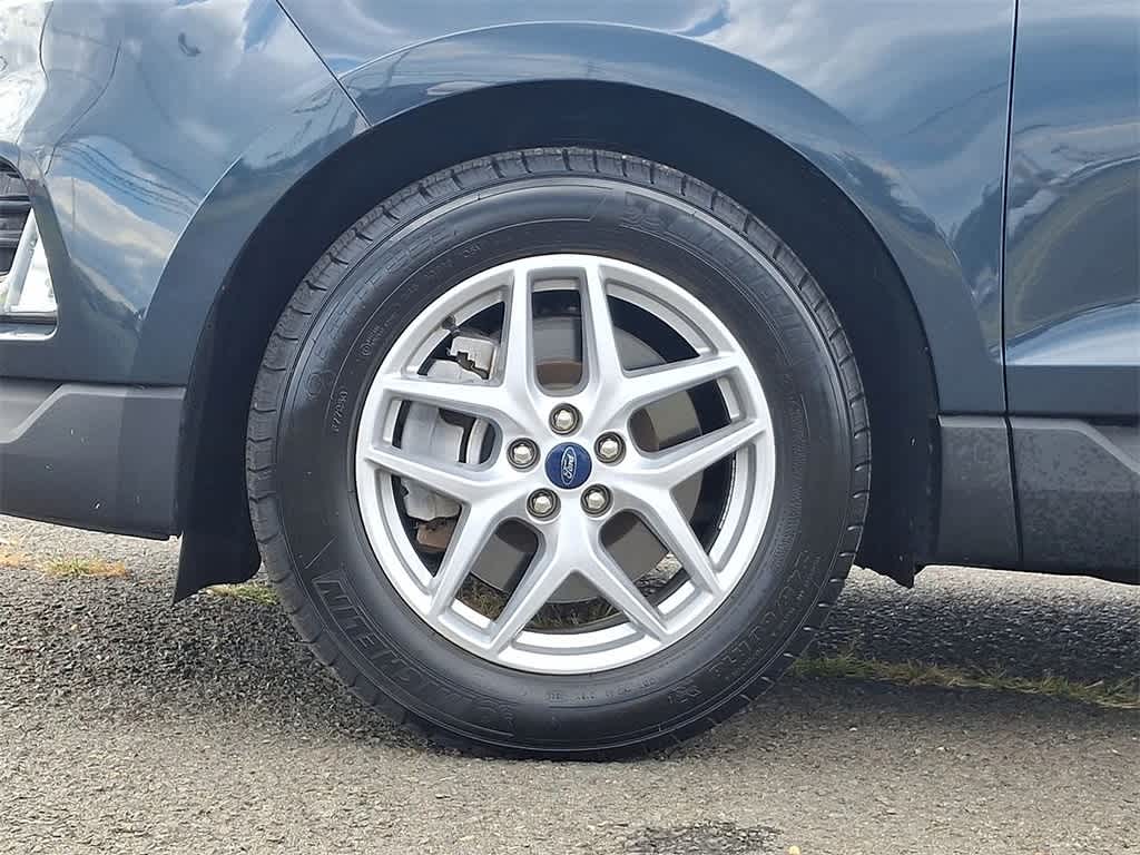 2022 Ford Edge SEL photo 25