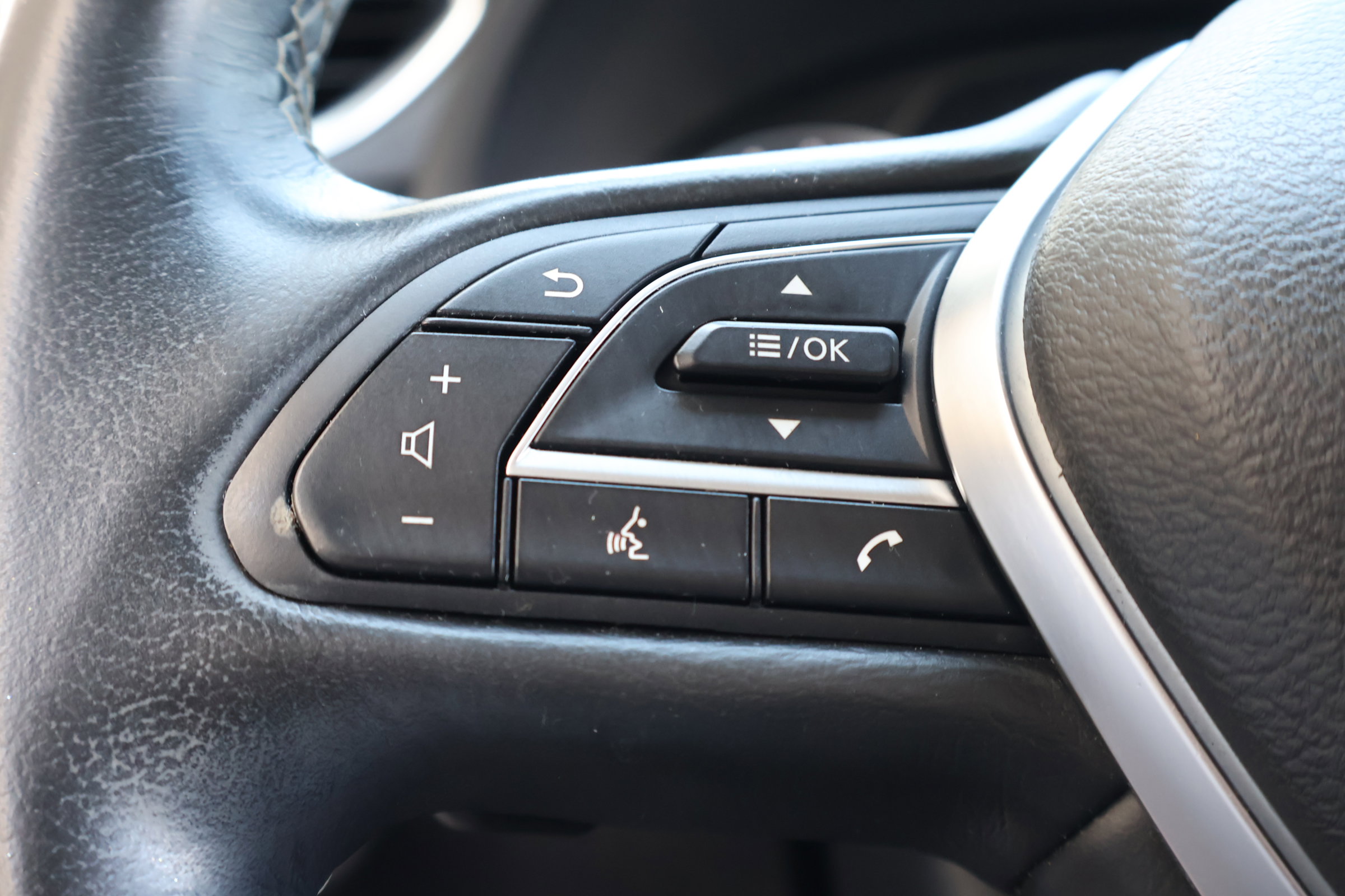2021 Infiniti QX50 Essential photo 25