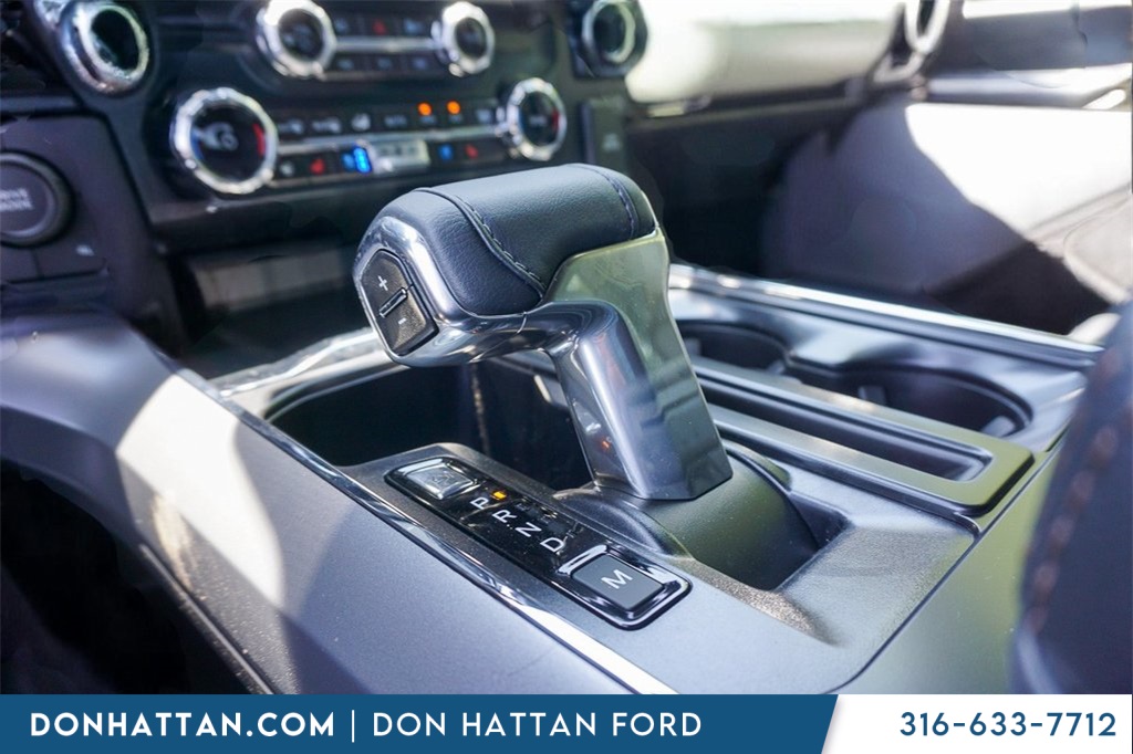 2025 Ford F-150 Lariat photo 10
