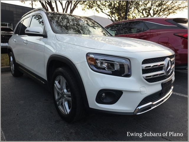 2023 Mercedes-Benz GLB Base's photo