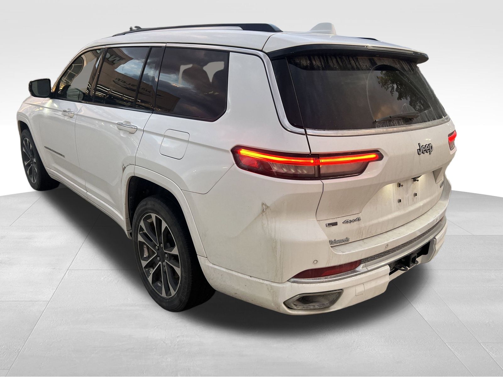 2022 Jeep Grand Cherokee Overland photo 4
