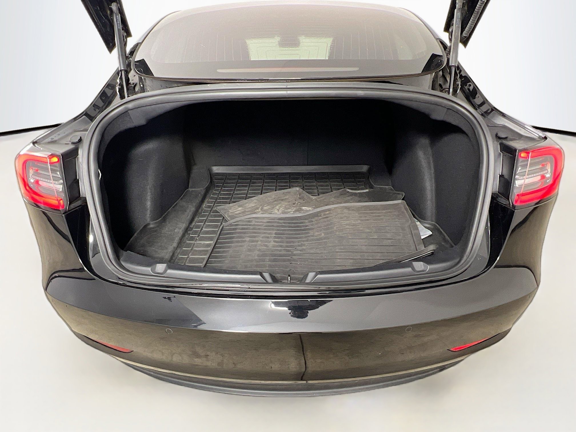 2018 Tesla Model 3 Long Range photo 21