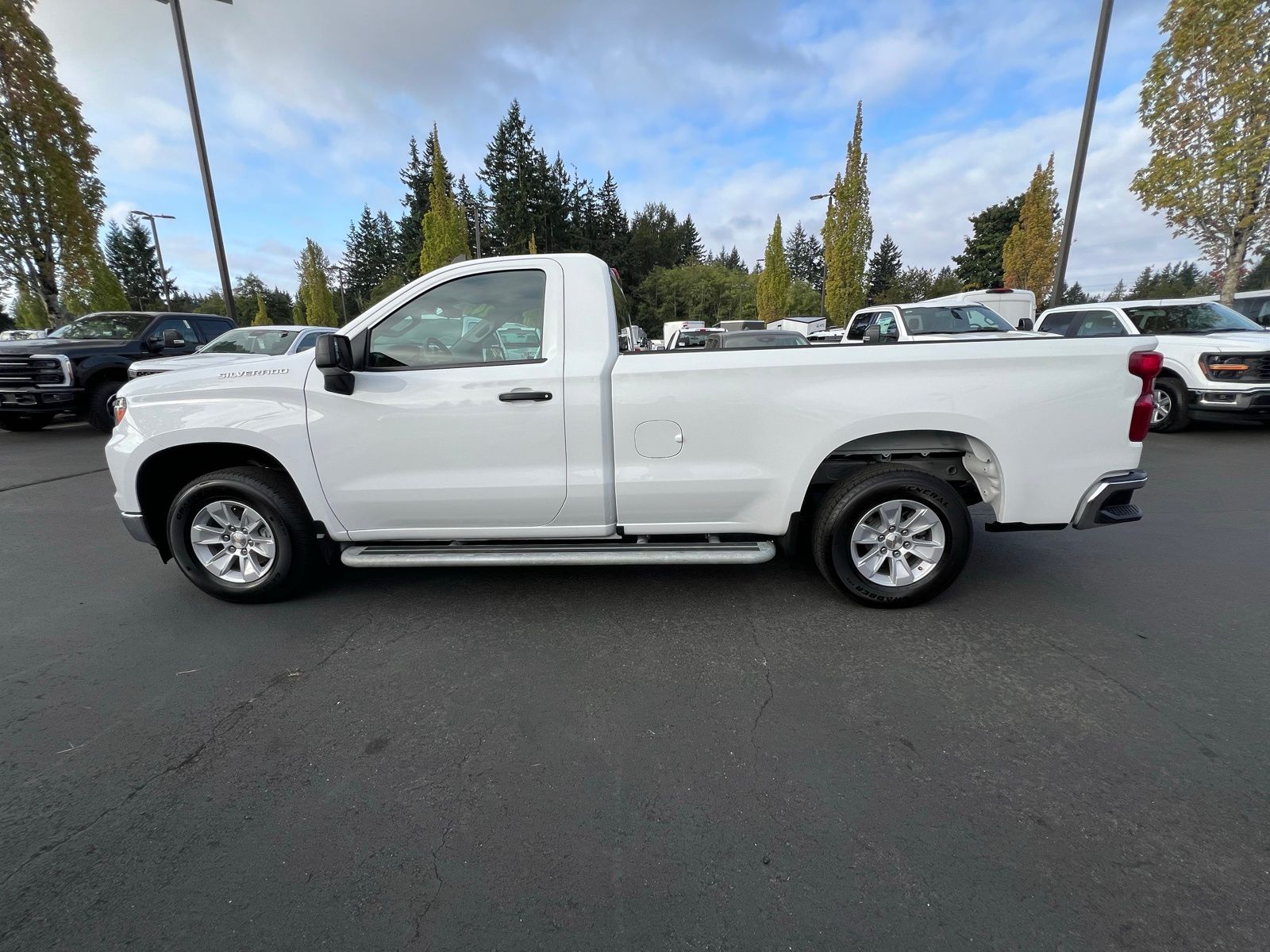 2024 Chevrolet Silverado 1500 photo 9