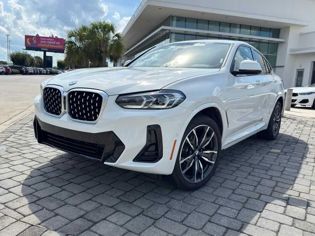 2025 BMW X4 30i's photo