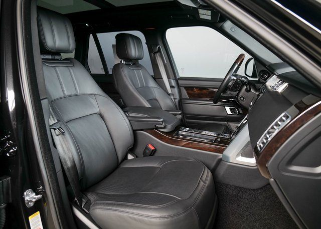 2021 Land Rover Range Rover HSE photo 2